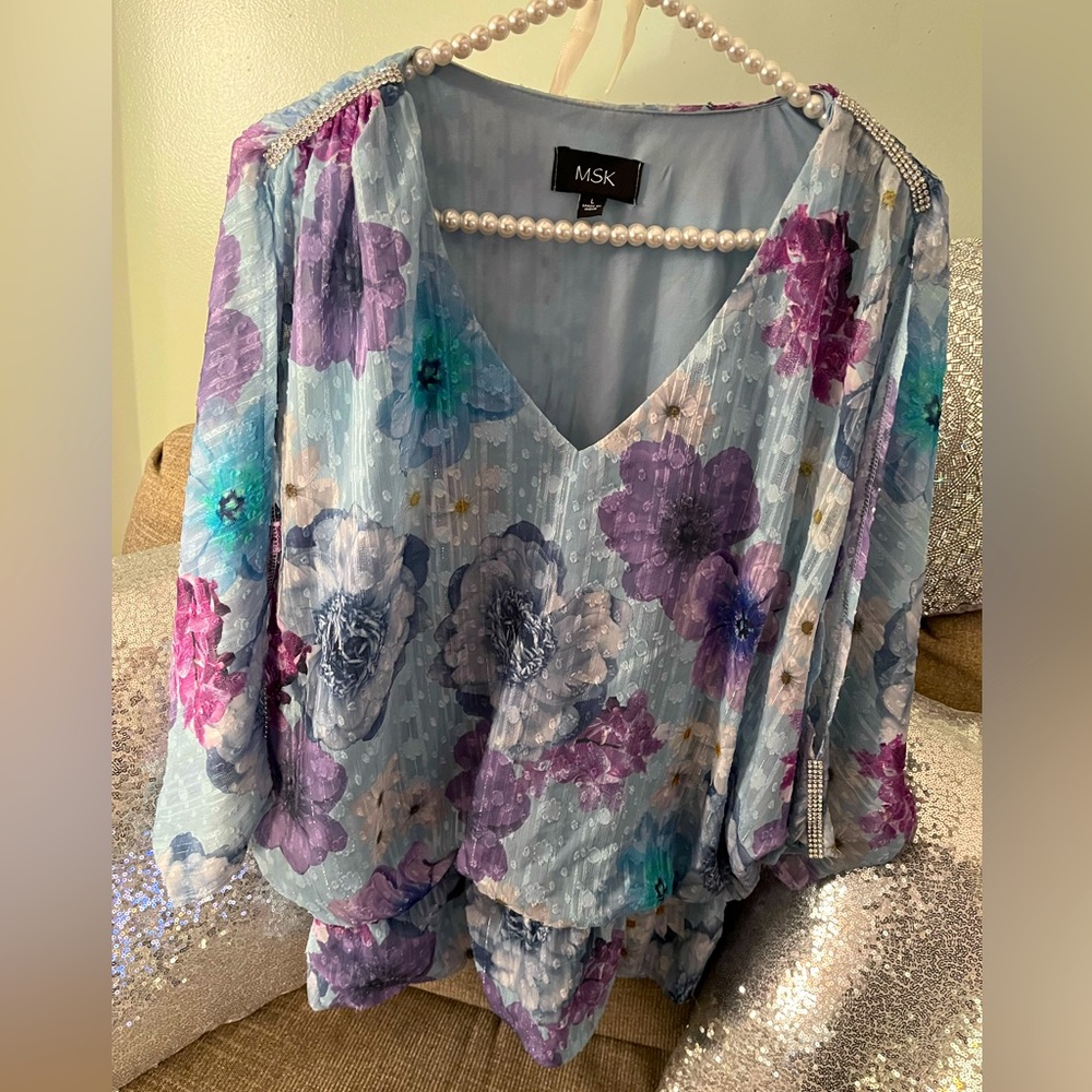 MSK Blouse blue with flowers and a little reinstone detail nice for a party